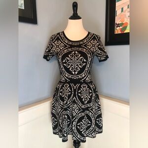 Black and White Short Sleeved Sweater Dress Sz M